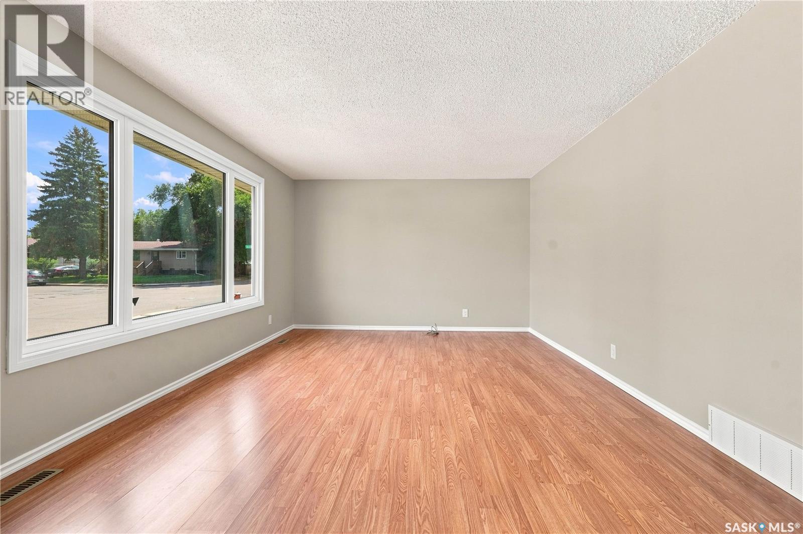790 13th AVENUE SW - Image 6