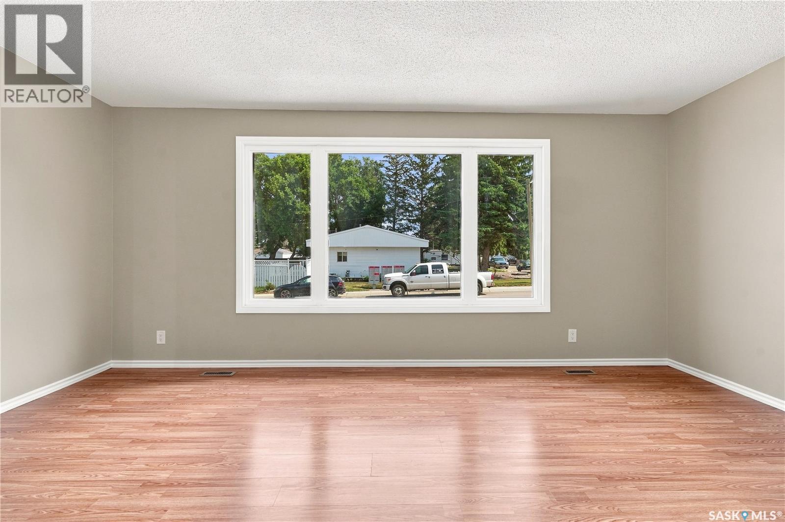 790 13th AVENUE SW - Image 8