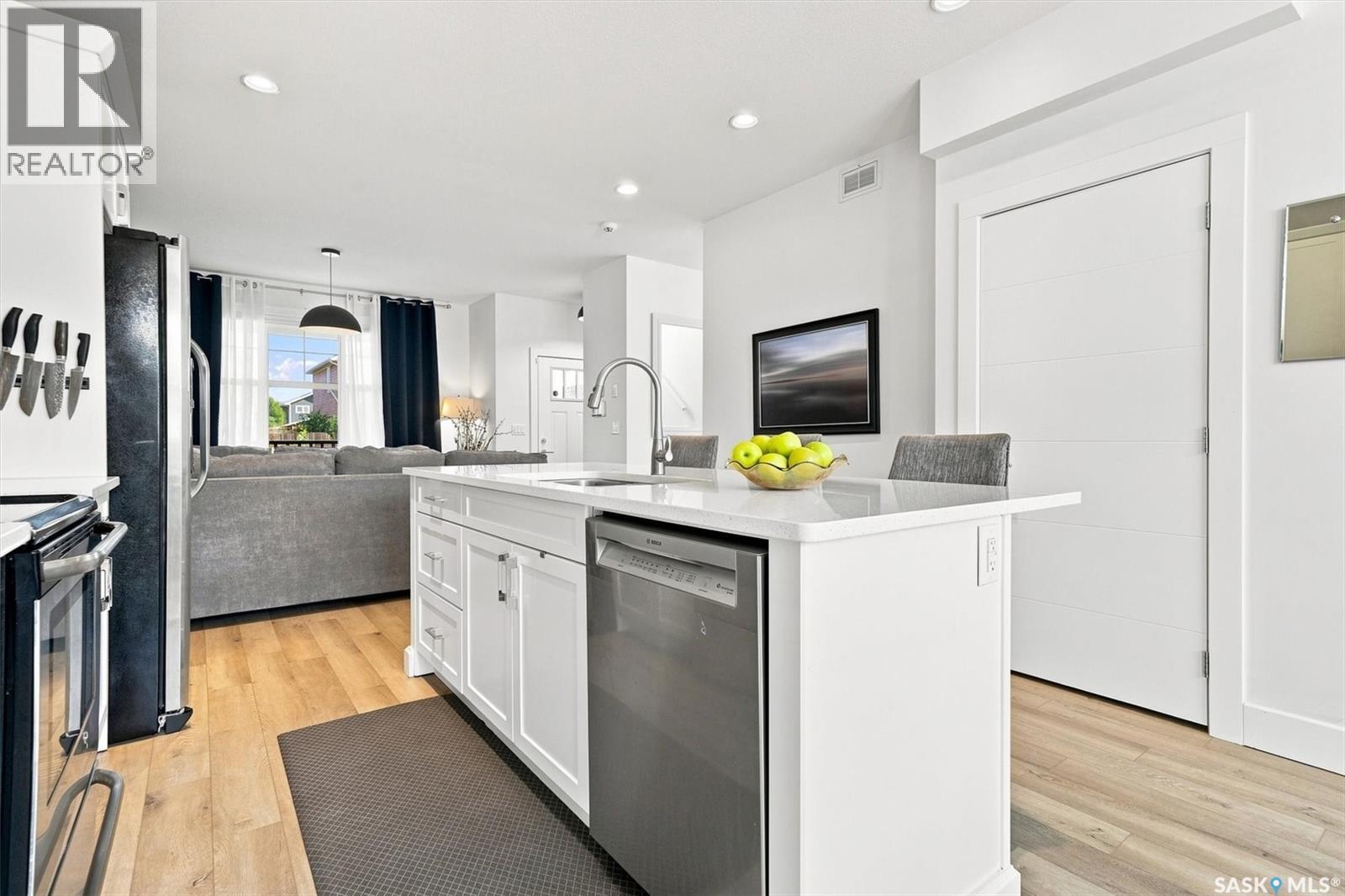 636 Meadows BOULEVARD - 12