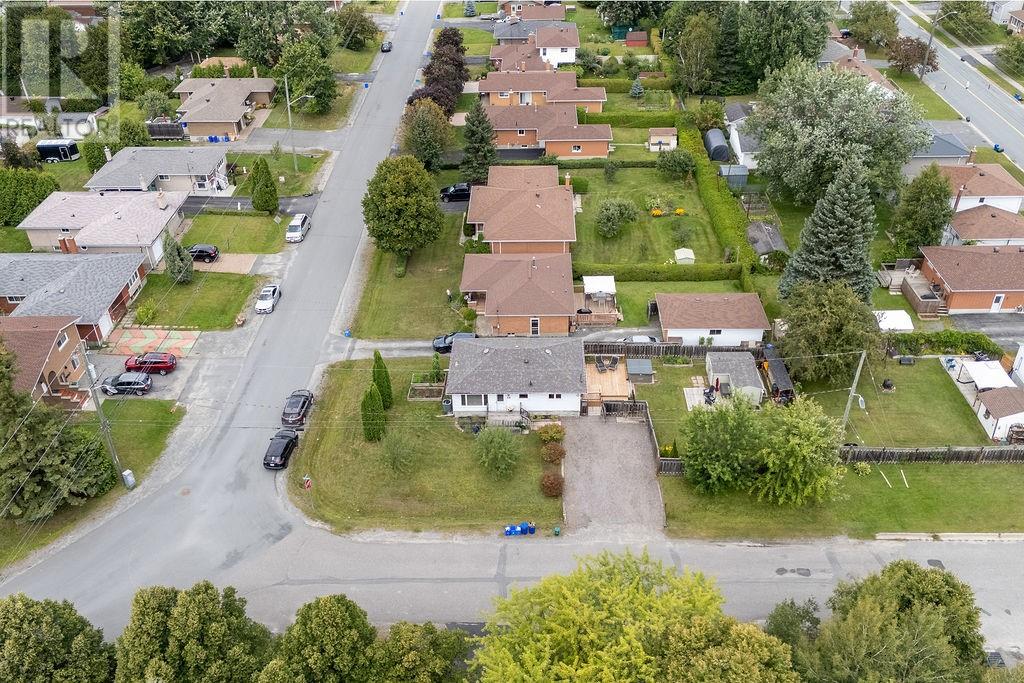 40 Porter - Image 26