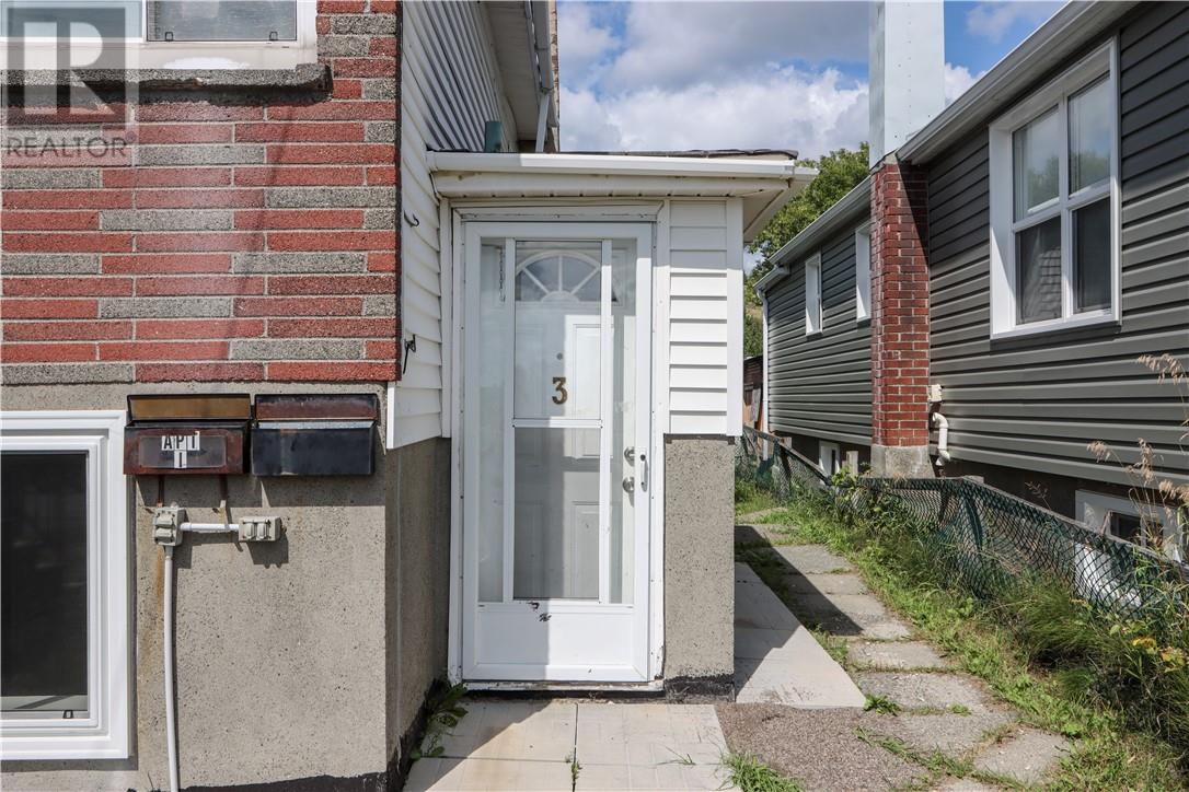 17 Landsend Street - 15