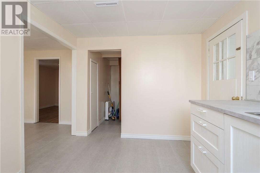 17 Landsend Street - Image 17