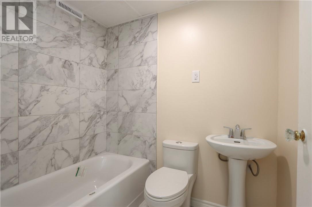 17 Landsend Street - Image 26