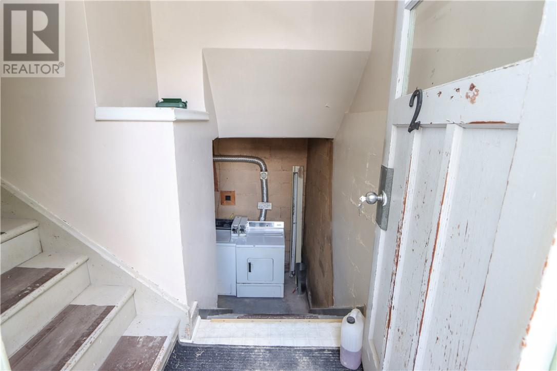 17 Landsend Street - 29