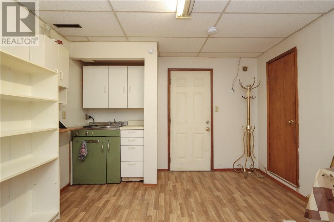 17 Landsend Street - Image 32