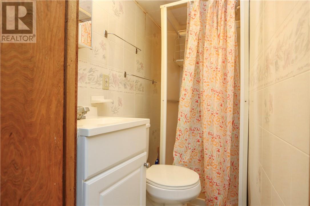 17 Landsend Street - Image 34