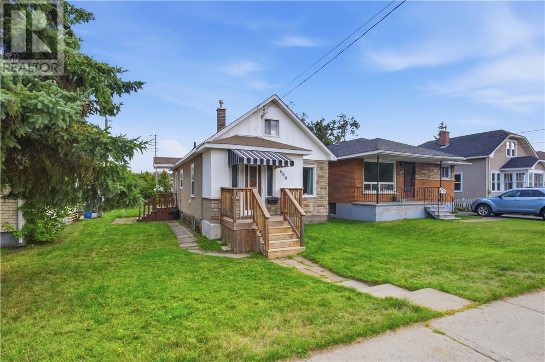 689 Ontario Street - 2