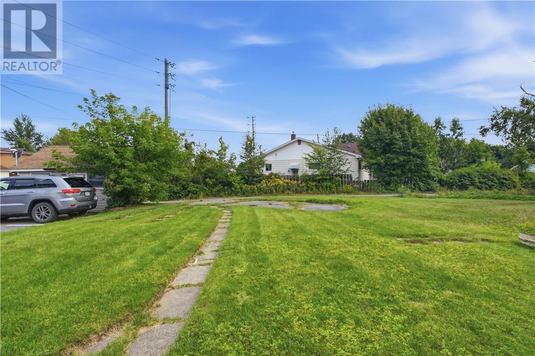 689 Ontario Street - 27
