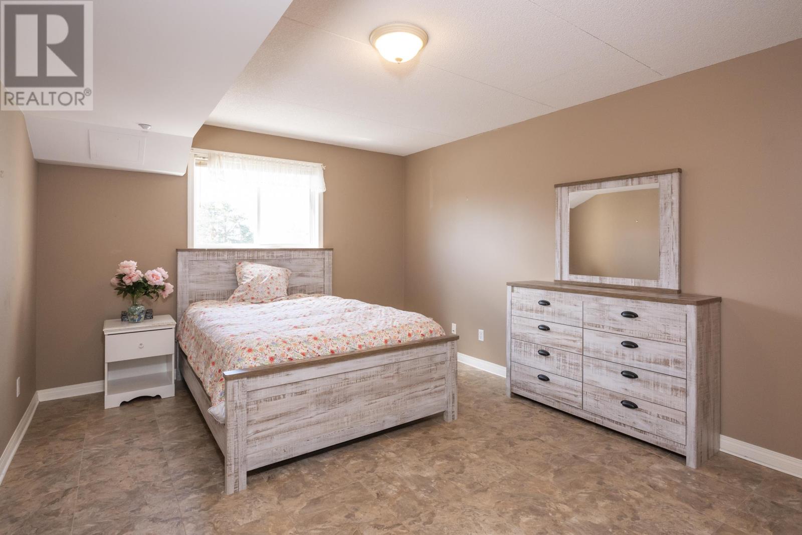 208-620 RED RIVER RD - 14