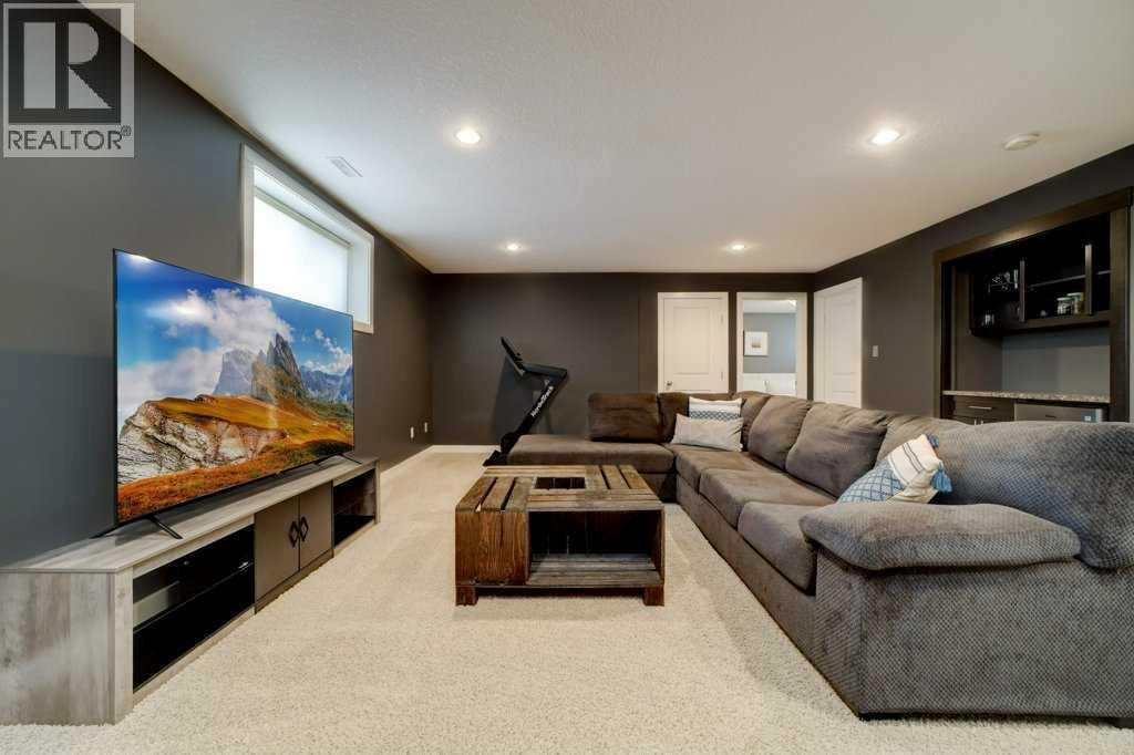 193 Mt Sundance Crescent W - Image 25