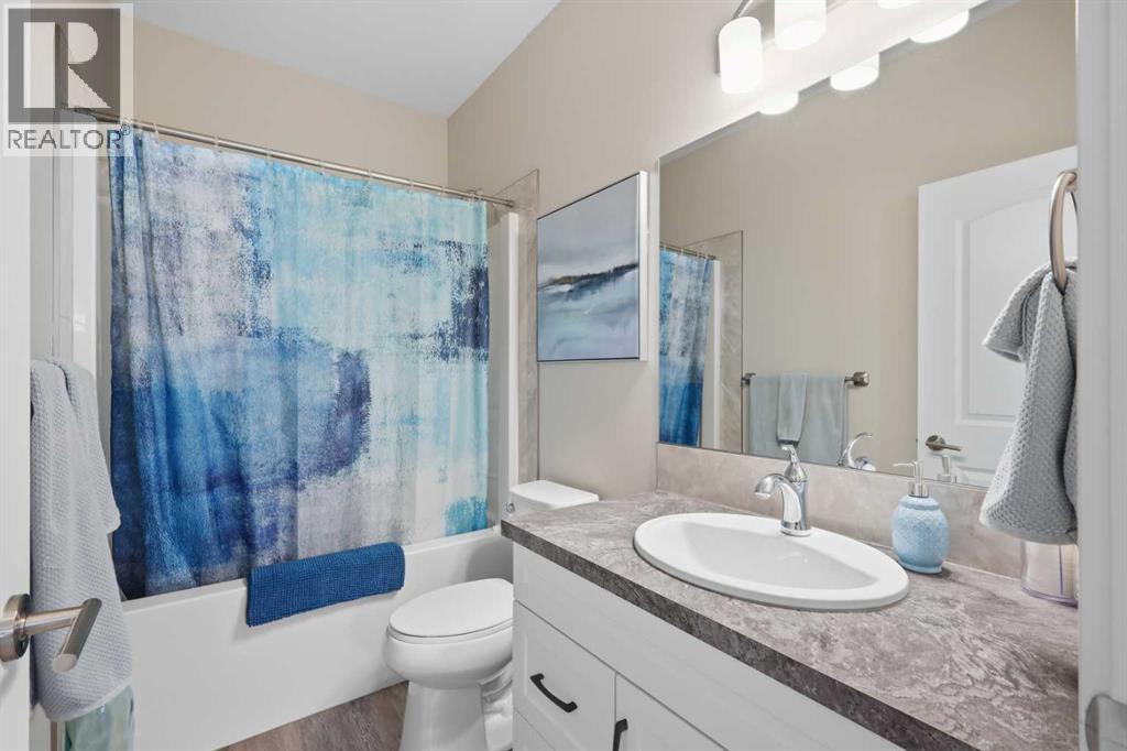 Main 4pc Bathroom