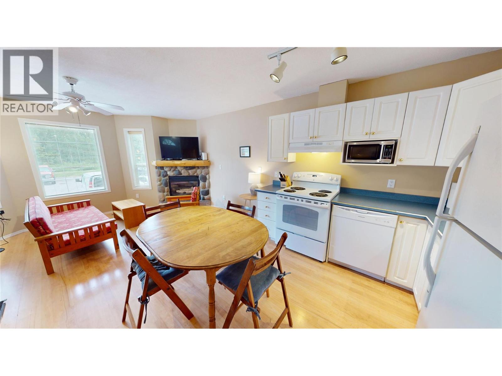 #426 400 Riverside Way - Image 11