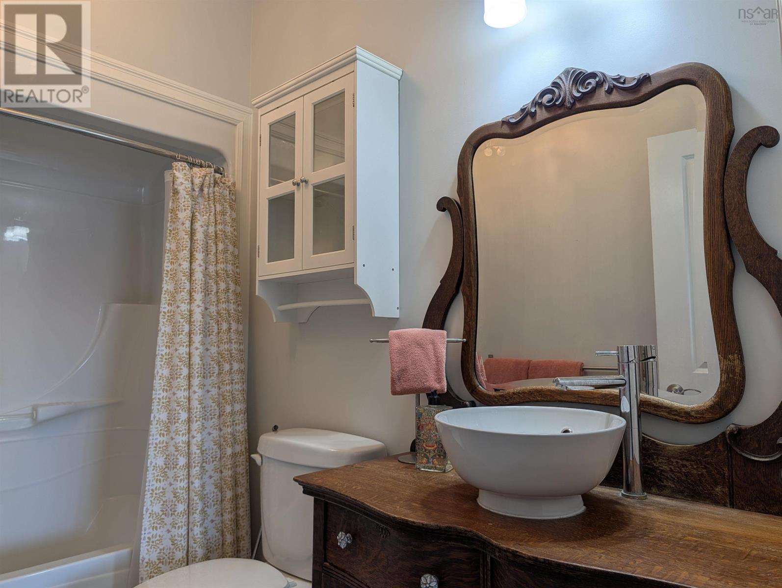 Property 27 of 48 of 204 24 Harbourside Drive