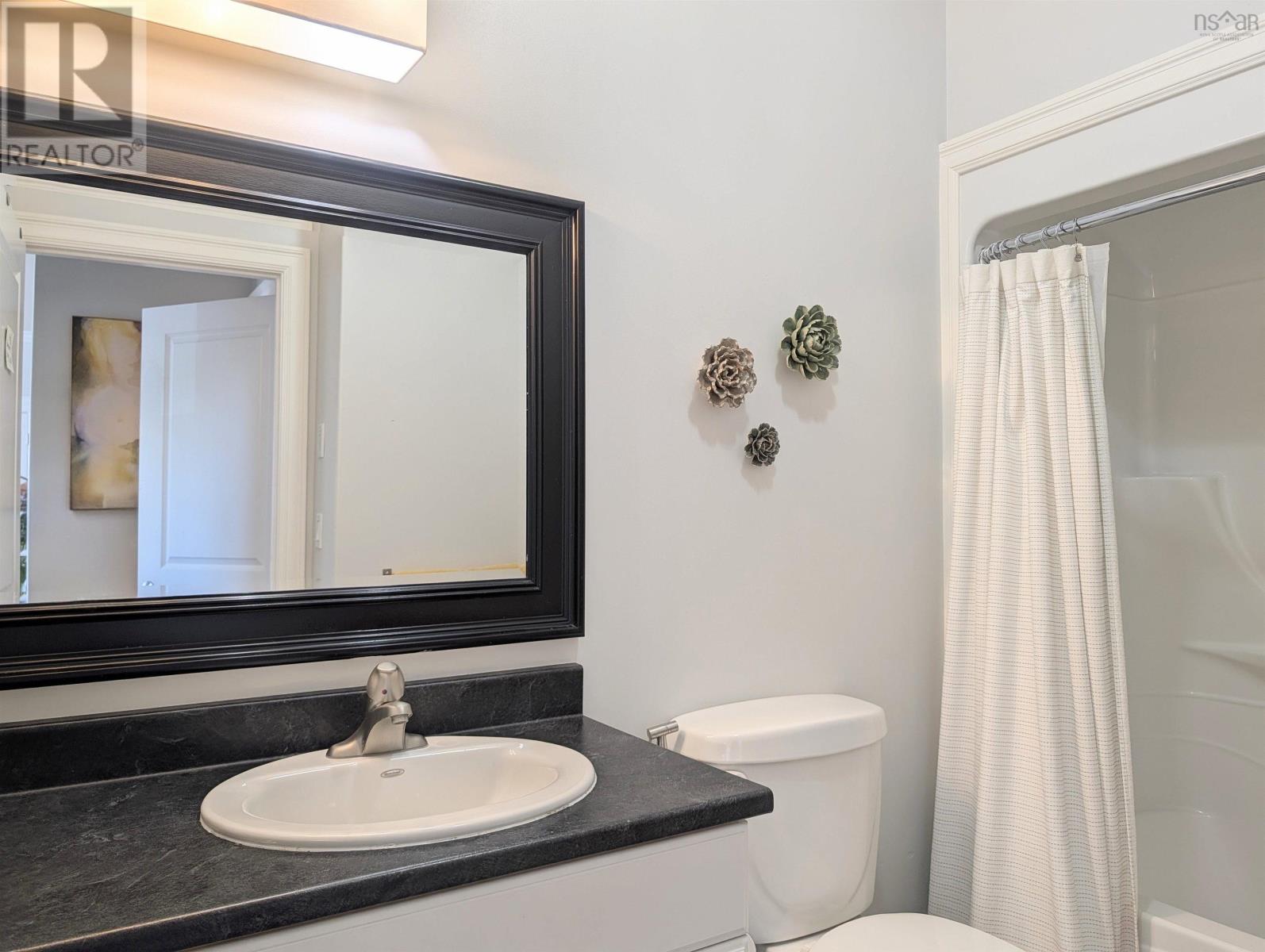 Property 33 of 48 of 204 24 Harbourside Drive