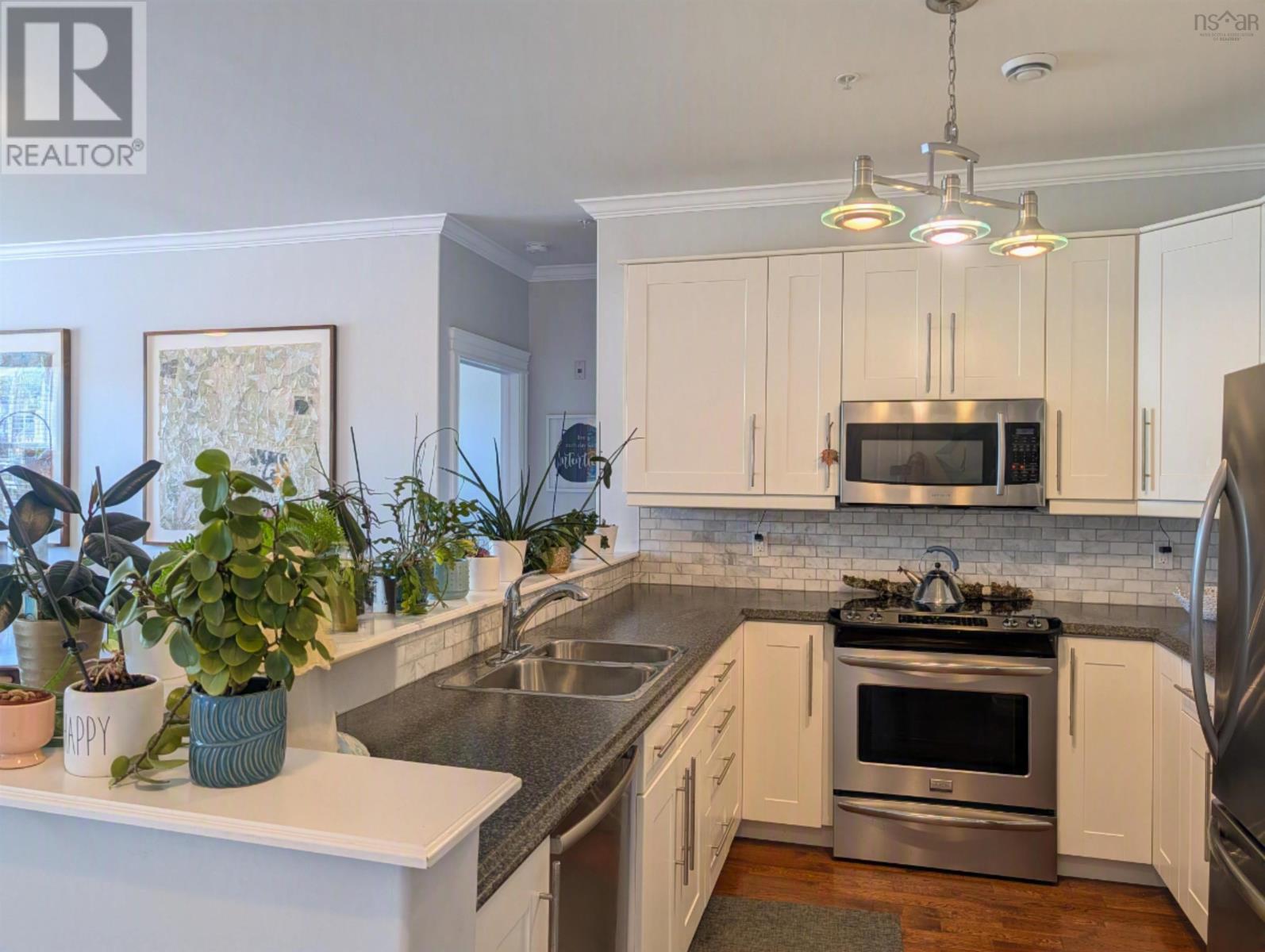 Property 7 of 48 of 204 24 Harbourside Drive