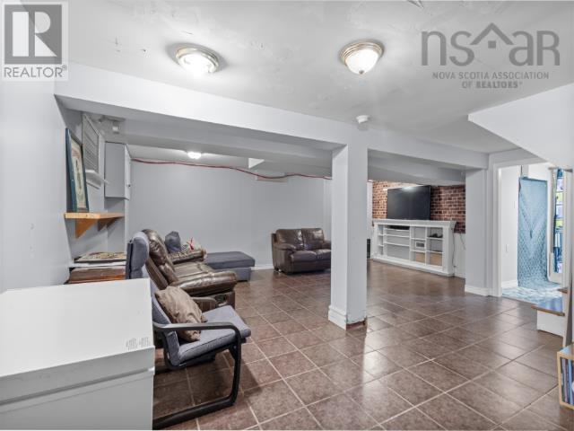 Property 34 of 45 of 4 Elmdale Crescent