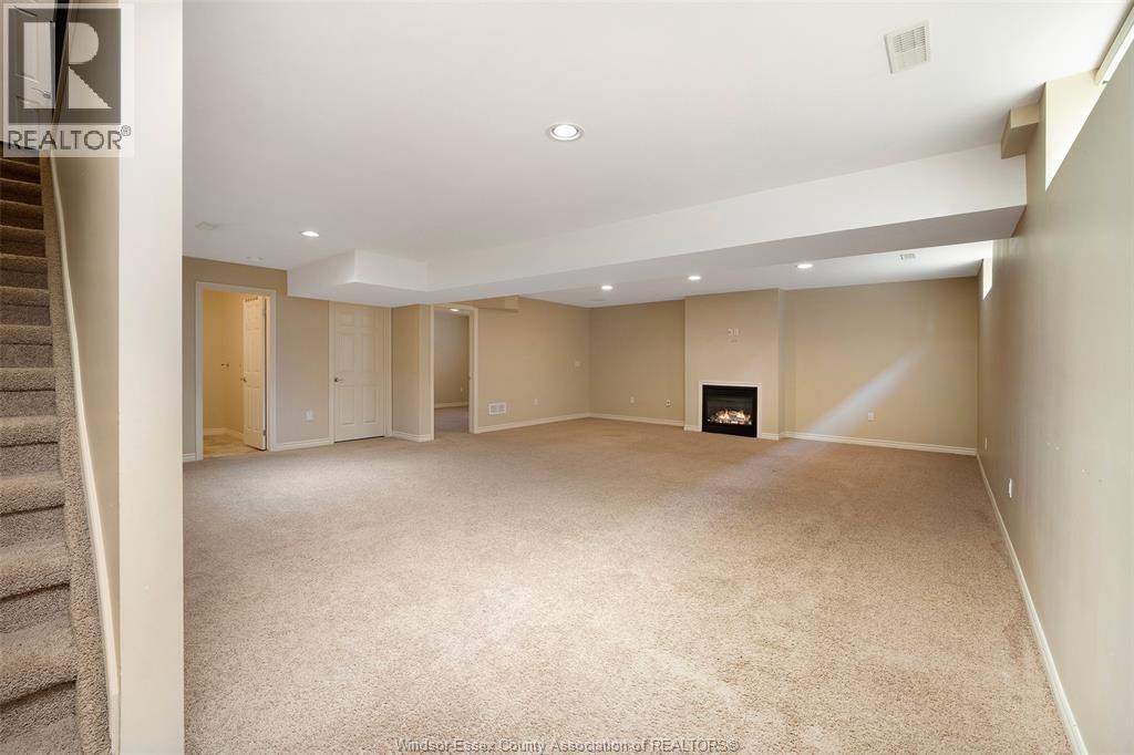 11892 Boulder CRESCENT - Image 18