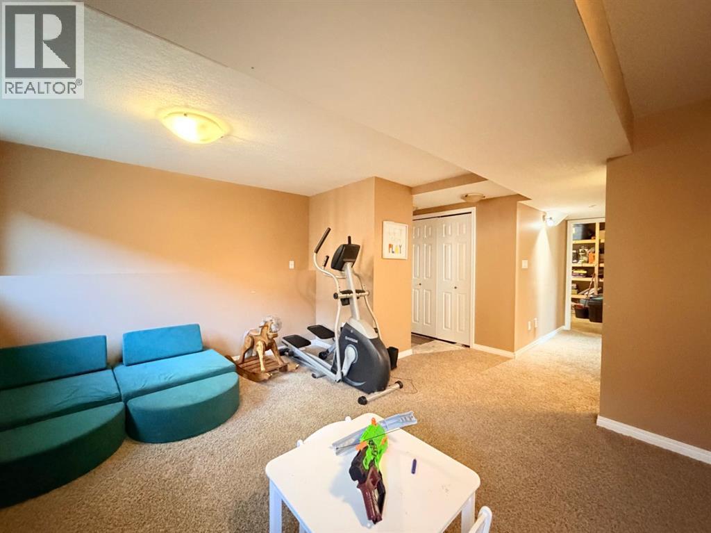 11 Lakhota Crescent W - Image 13