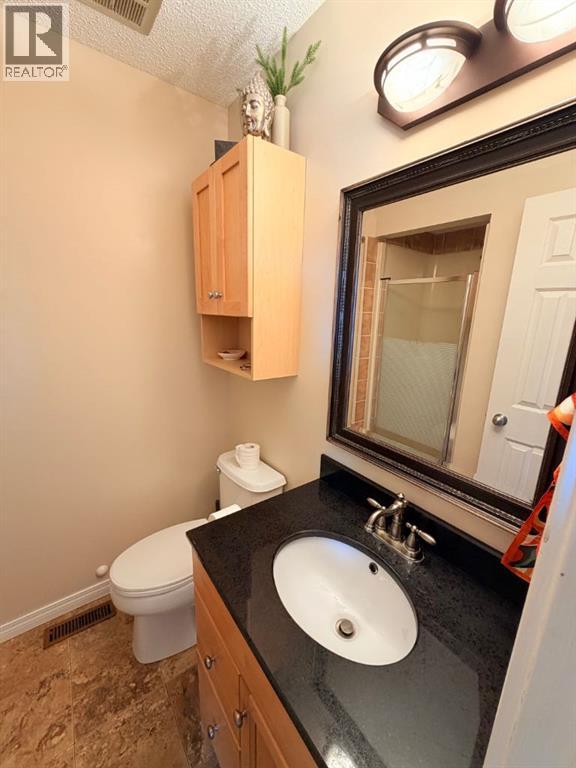 11 Lakhota Crescent W - 19