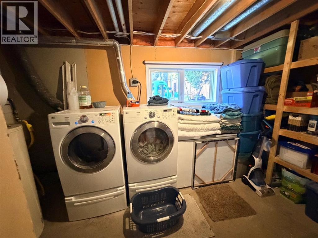 11 Lakhota Crescent W - 32