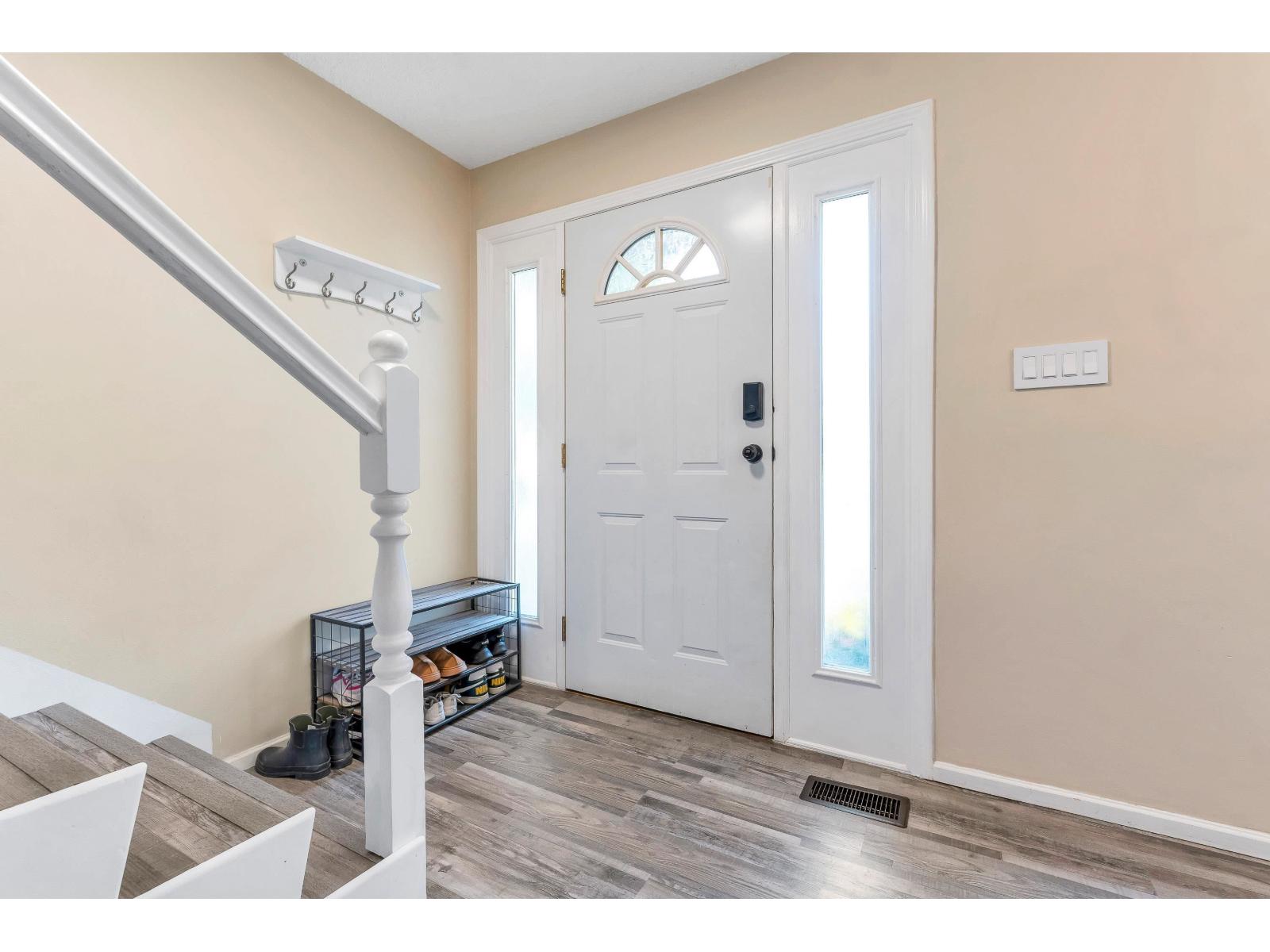 3 Bed, 2 Bath House for Sale in Langley – 12 27090 32 AVENUE, Langley – MLS# R3157319 - Image 2