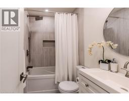 3pc Bathroom - 17 Woodsview Avenue, Grimsby, ON L3M3S5 Photo 12