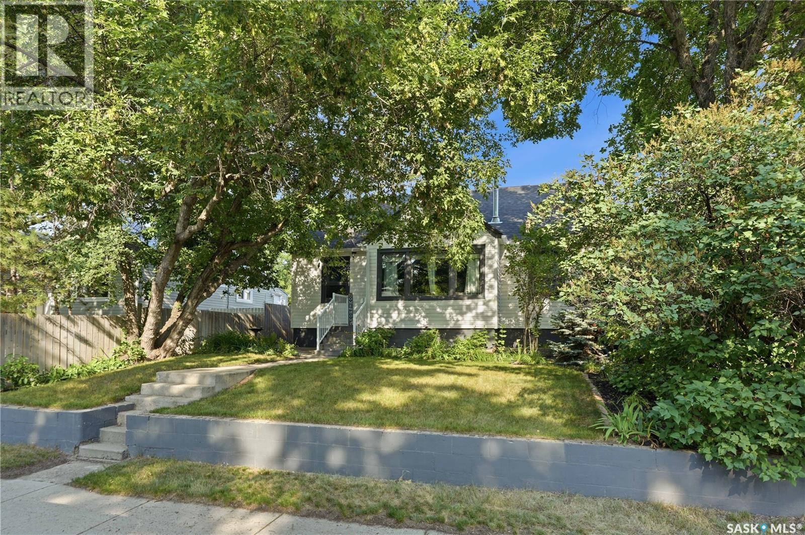 2011 Lorne AVENUE - 2