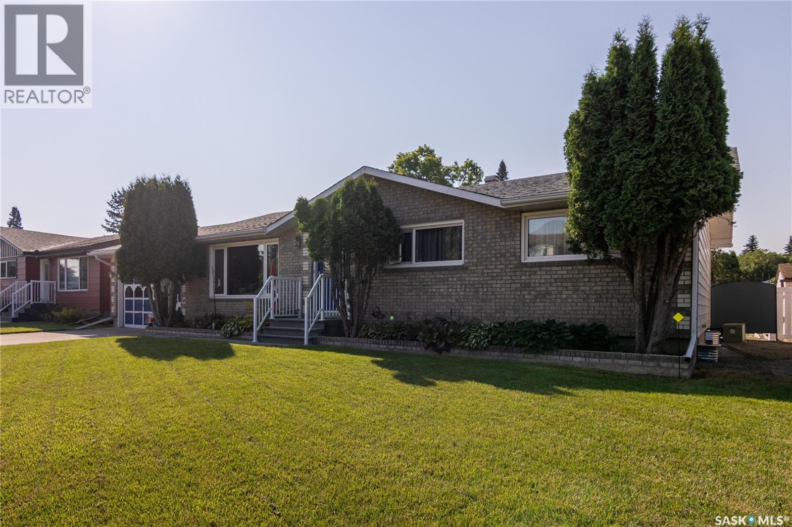 1135 Corning AVENUE
