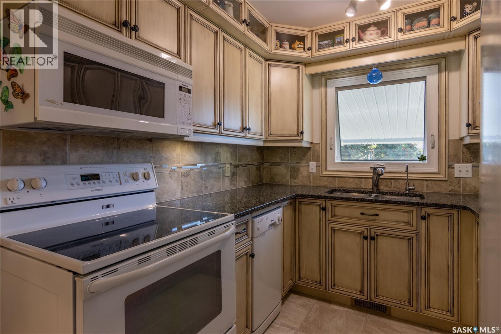 1135 Corning AVENUE - Image 32