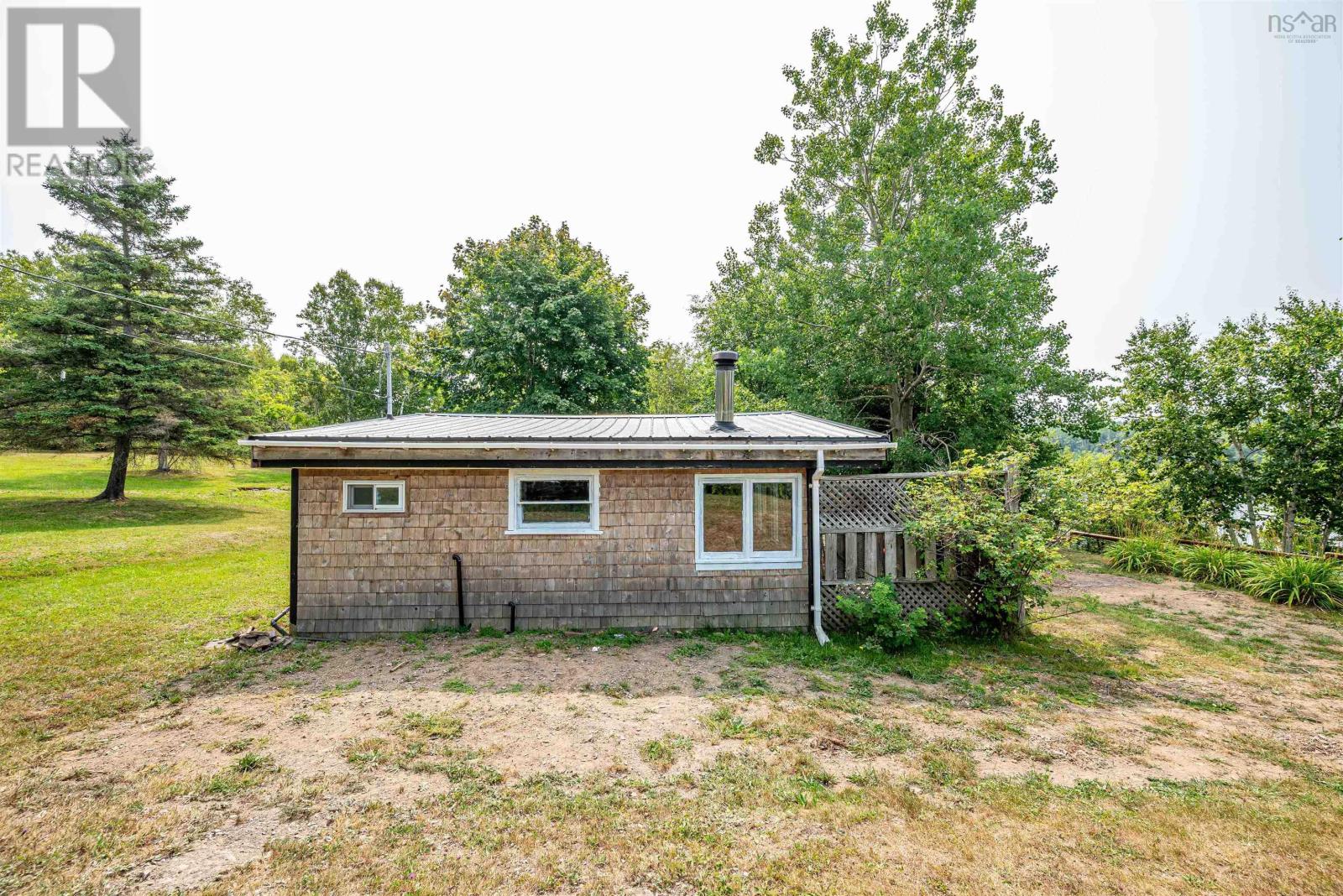 101 Lorne Smith Road - 34