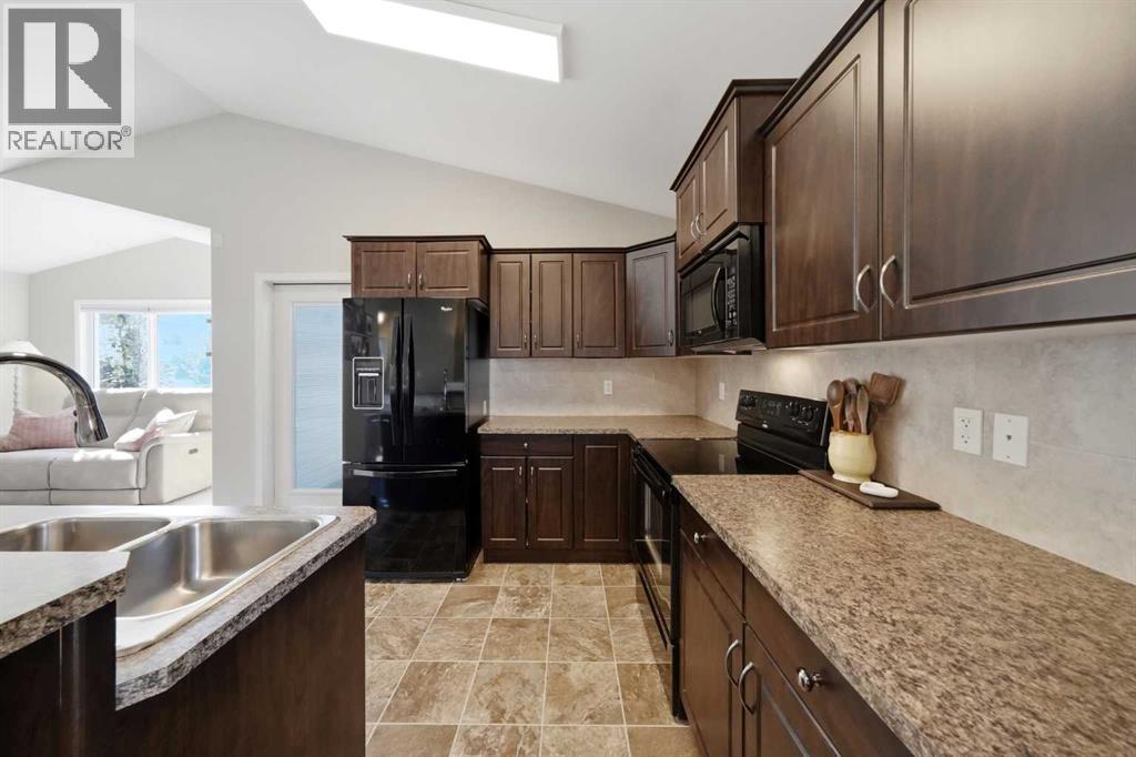Listing photo – 159 Cooper Close, Red Deer