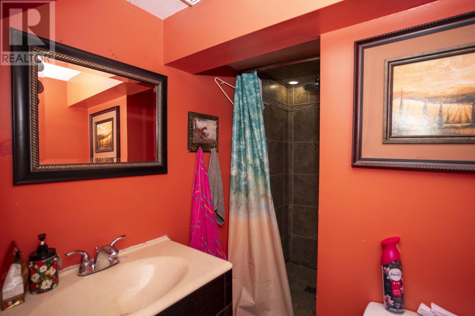 308 Archibald ST N - Image 30