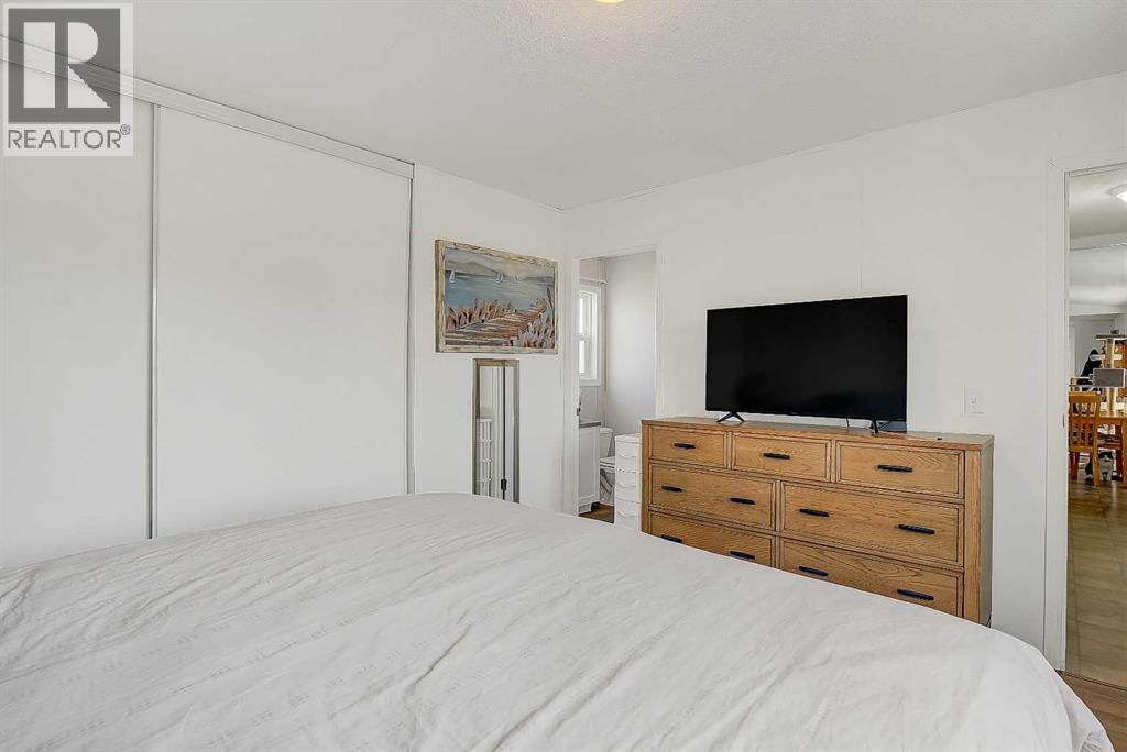 8902 89 Street - 10