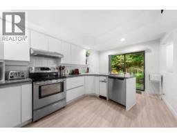 826 Frederick Road, North Vancouver, BC V7K2Y3 Photo 9
