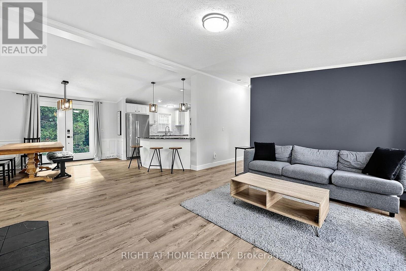 8168 LAIDLAW AVENUE - 13