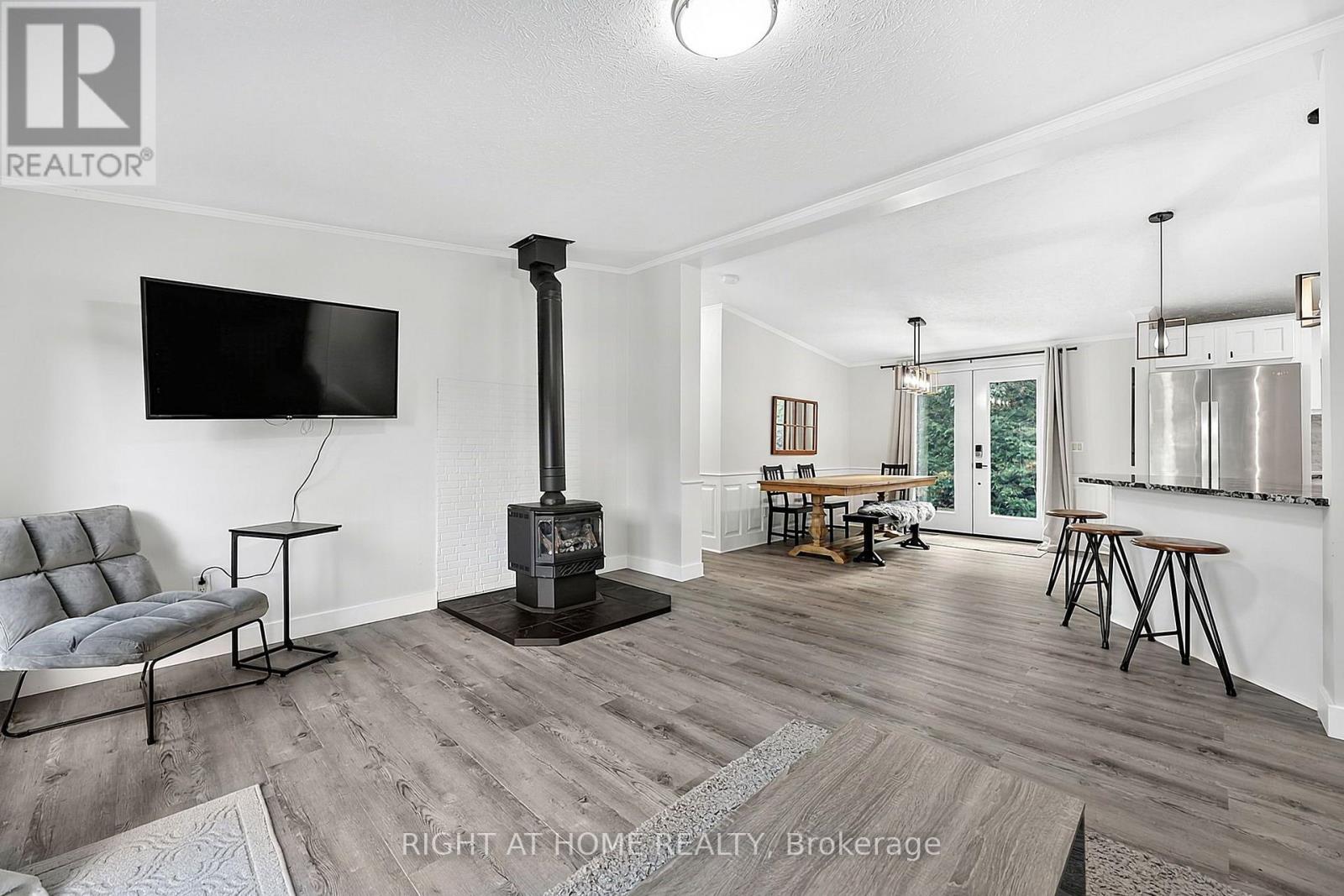 8168 LAIDLAW AVENUE - 16