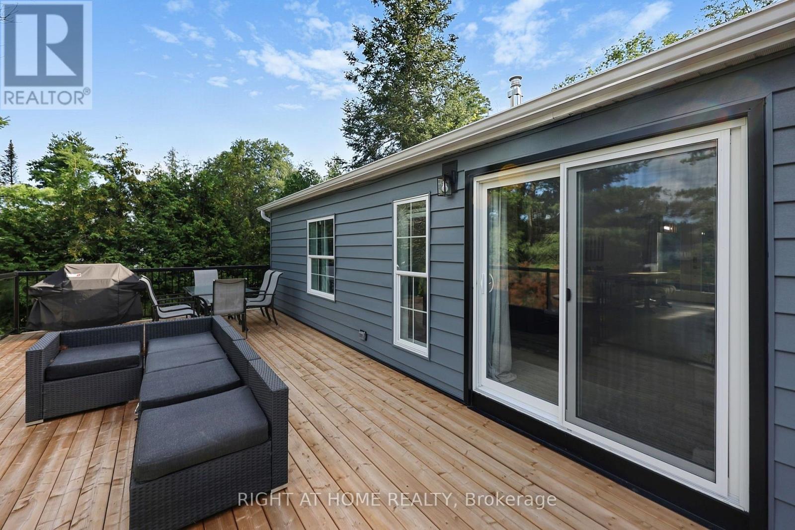 8168 LAIDLAW AVENUE - 22