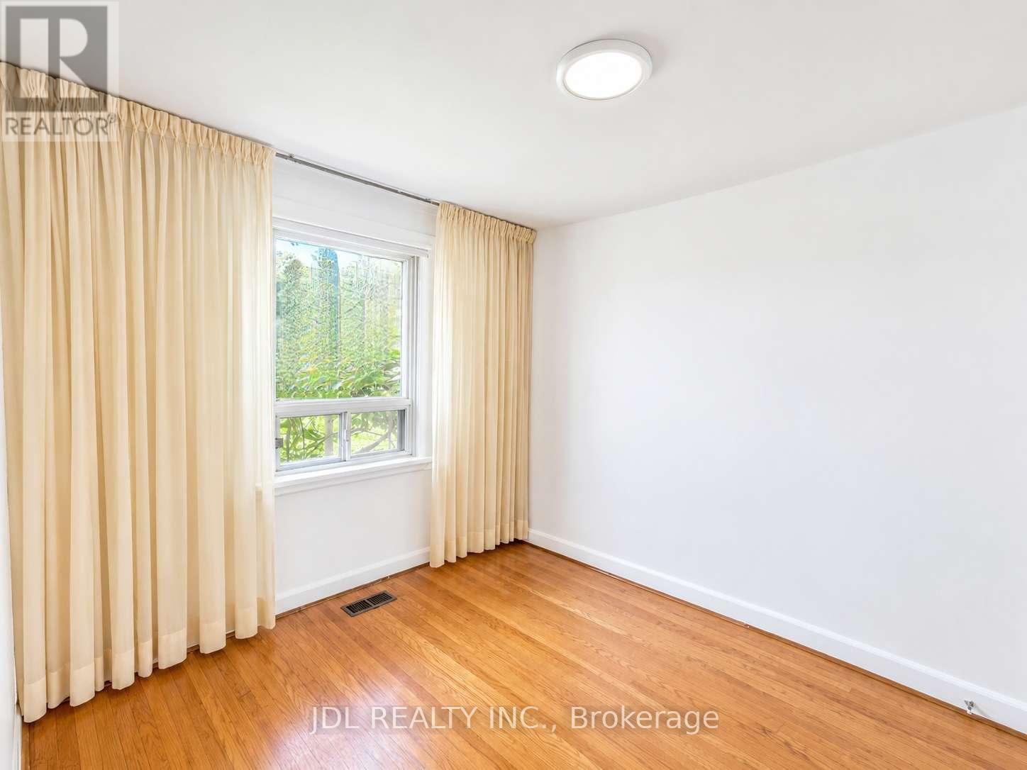 40 MONTANA AVENUE - Image 9