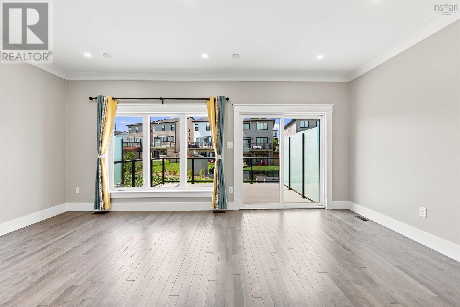 Property 22 of 49 of 46 Grenoble Court