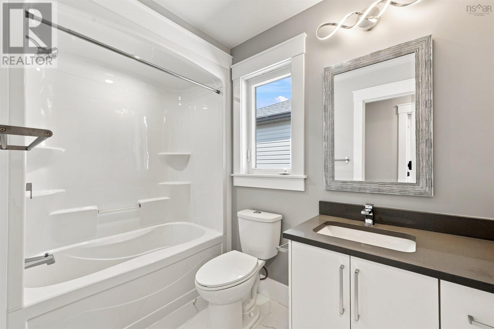Property 35 of 49 of 46 Grenoble Court