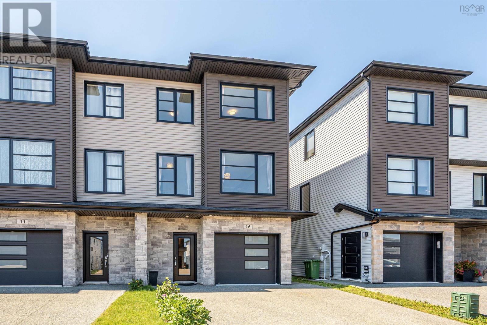 Property 3 of 49 of 46 Grenoble Court