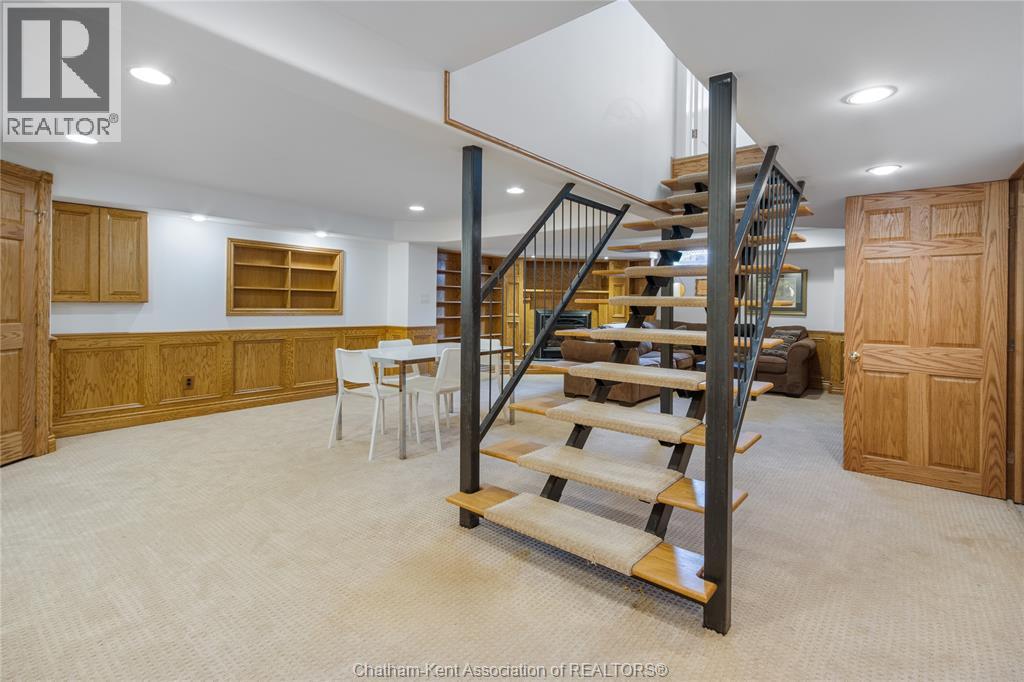 76 PAMELA CRESCENT - 33