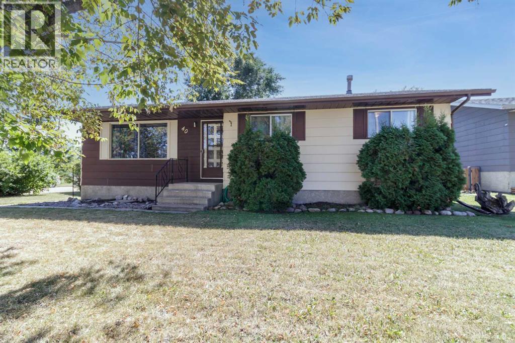40 Laura Close, Penhold, Alberta, T4G0G5