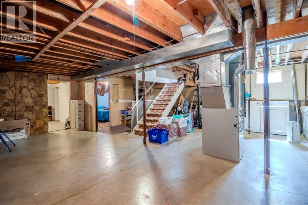 Listing photo – 40 Laura Close, Penhold