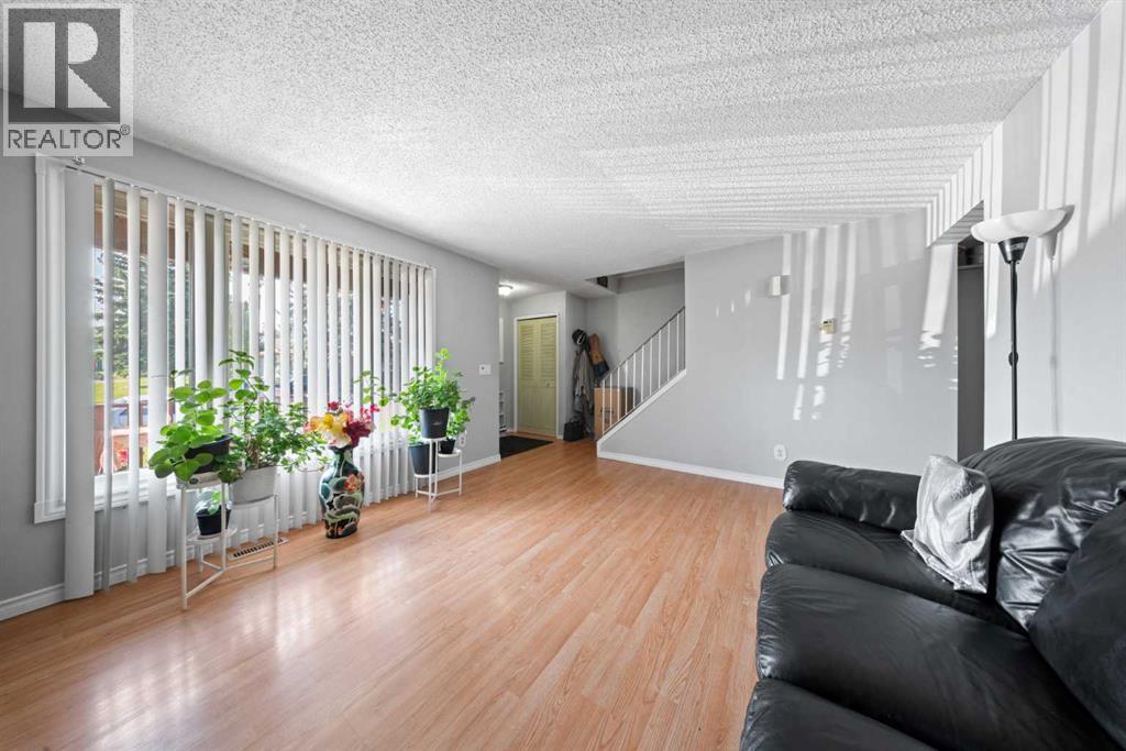 32 Shawmeadows Road SW, Shawnessy, Calgary photo 4