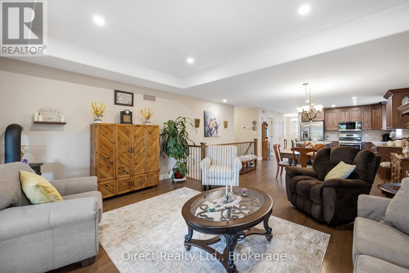 35 HUMMINGBIRD DRIVE - Image 10