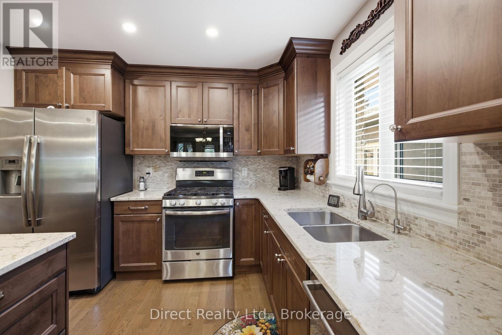 35 HUMMINGBIRD DRIVE - Image 11