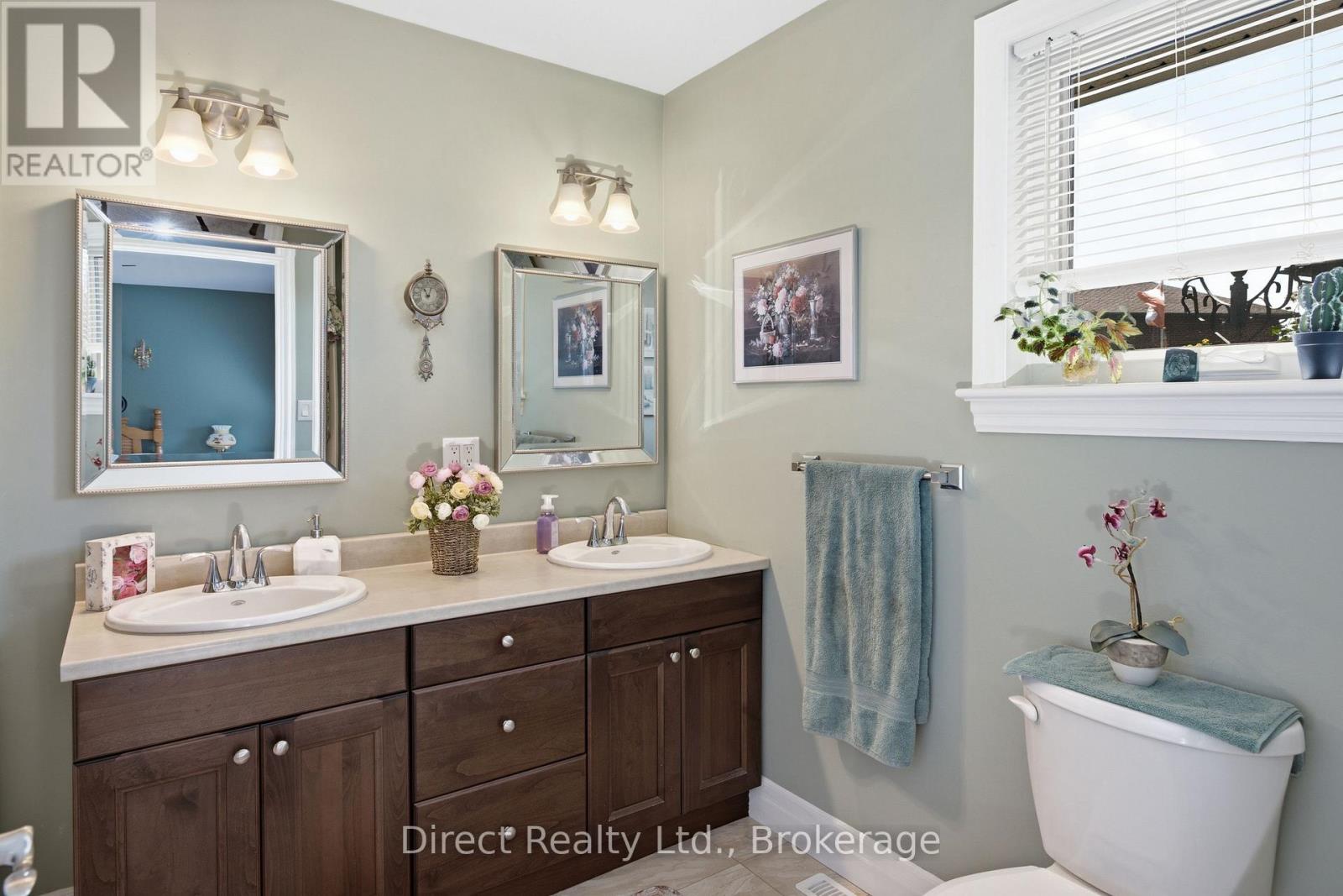 35 HUMMINGBIRD DRIVE - Image 18