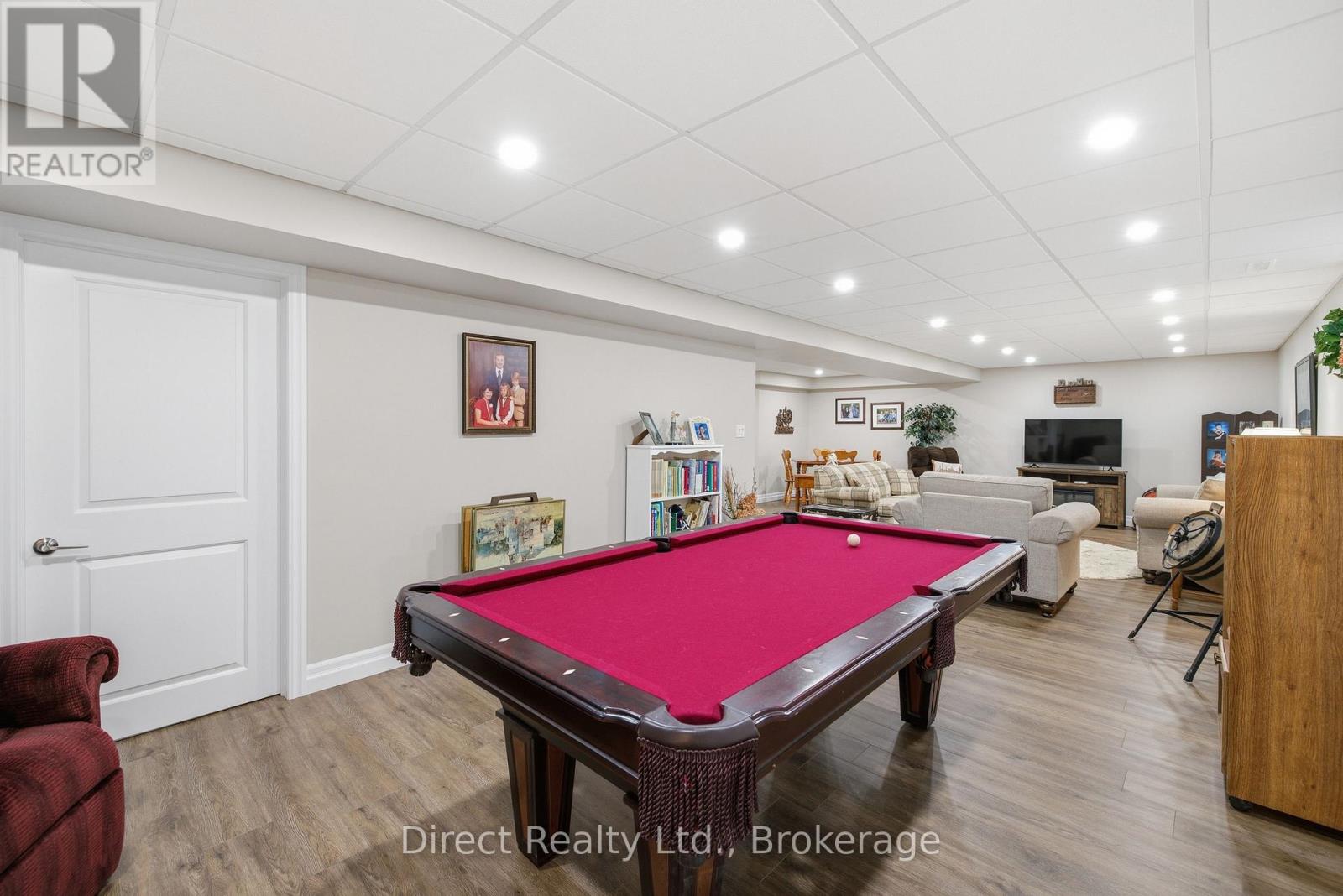 35 HUMMINGBIRD DRIVE - 22