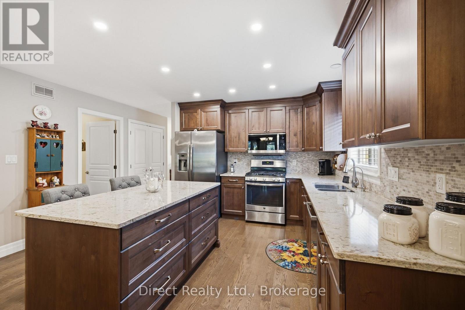 35 HUMMINGBIRD DRIVE - Image 6